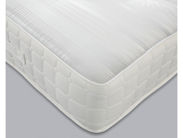 Image of the corner of the Essential Pocket 1000 Mattress.