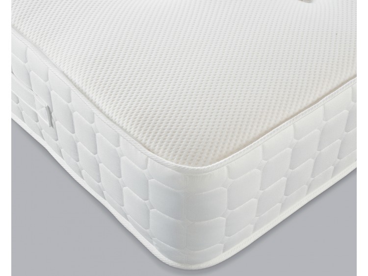Image of the corner of the Essential Pocket 1000 and Memory Mattress.